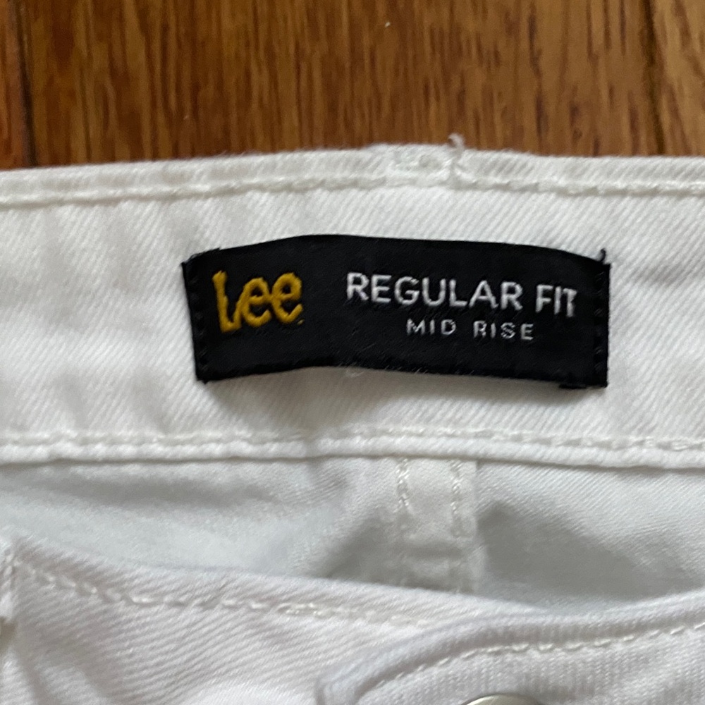 Lee Women's White Bermuda Shorts - Picture 4 of 9